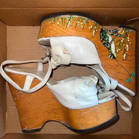 70s Hand Painted White Platform Sandals - Picture 12 of 15